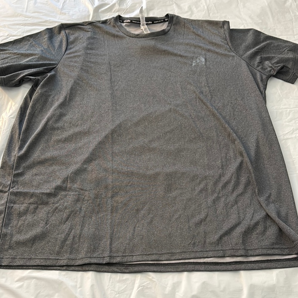 Mens Adidas Charcoal Gray Short Sleeve Tee. Size 3XLT. New with tags